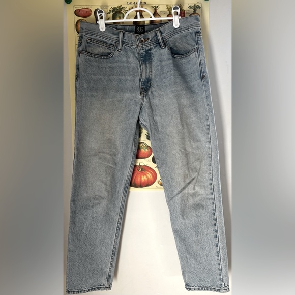 BDG jeans, style is dad fit, light wash, 32x32 - Picture 2 of 2